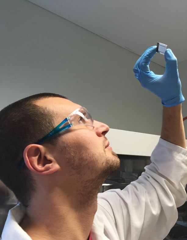 科学家开发出结合闪光的3D打印电路新方法