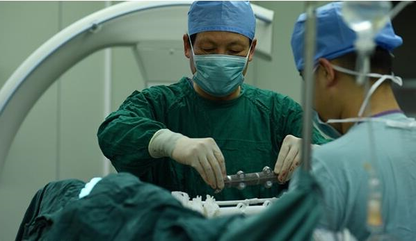 国内3D打印脊椎植入物研发应用现状