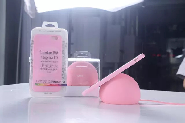 创想三维
与极品生活相互合作，携手共赢！