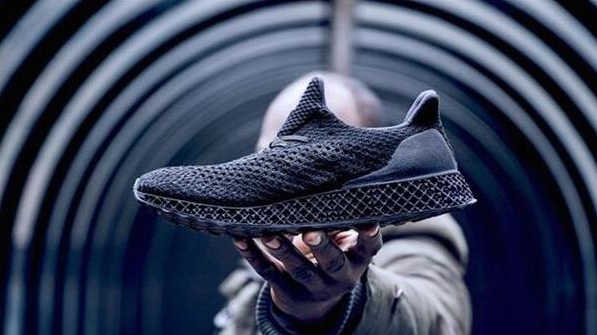 阿迪达斯推出333美元的新3D打印跑鞋