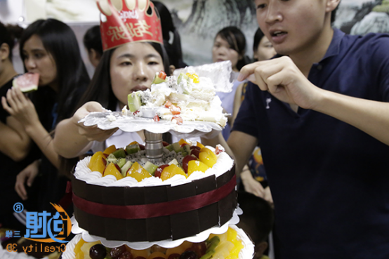 员工生日会 情暖“创想人” 员工生日会 情暖“创想人”