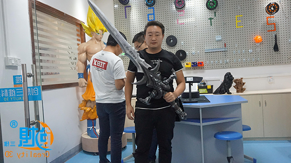 3D打印爱好者参观STEAM教育样板间 3D打印爱好者参观STEAM教育样板间