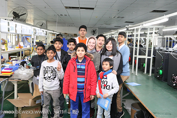 沙特阿拉伯学生走进创想三维
总部 领略3D打印的神奇魅力