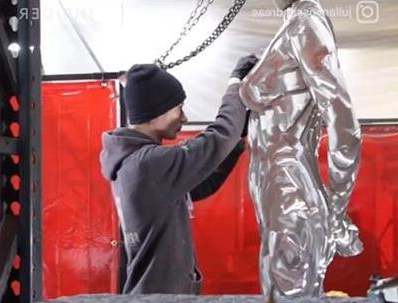 绝对的科技 男子用3D打印打造隐形人