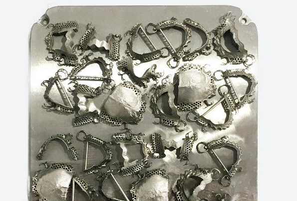 国内首台义齿双激光金属3D打印机亮相