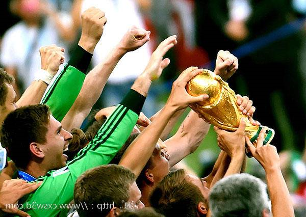 迎俄罗斯世界杯热潮  3D打印“大力神杯”