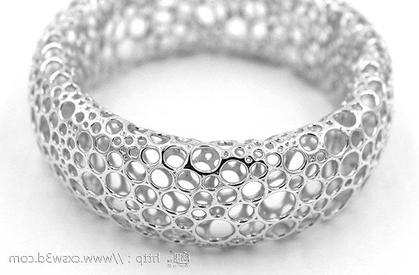 创想三维
:3D打印机离进入大众家庭还有多远？