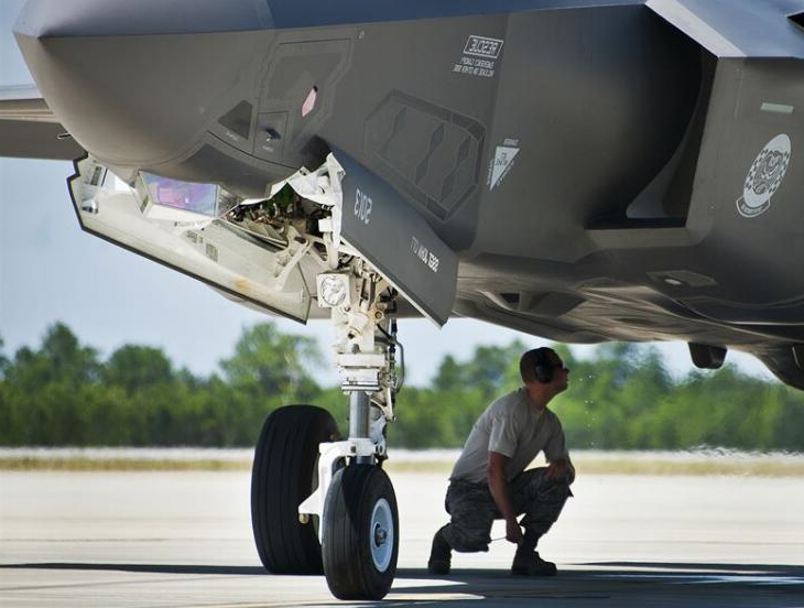 美国海军陆战队3D打印F-35部件，节省7万美元