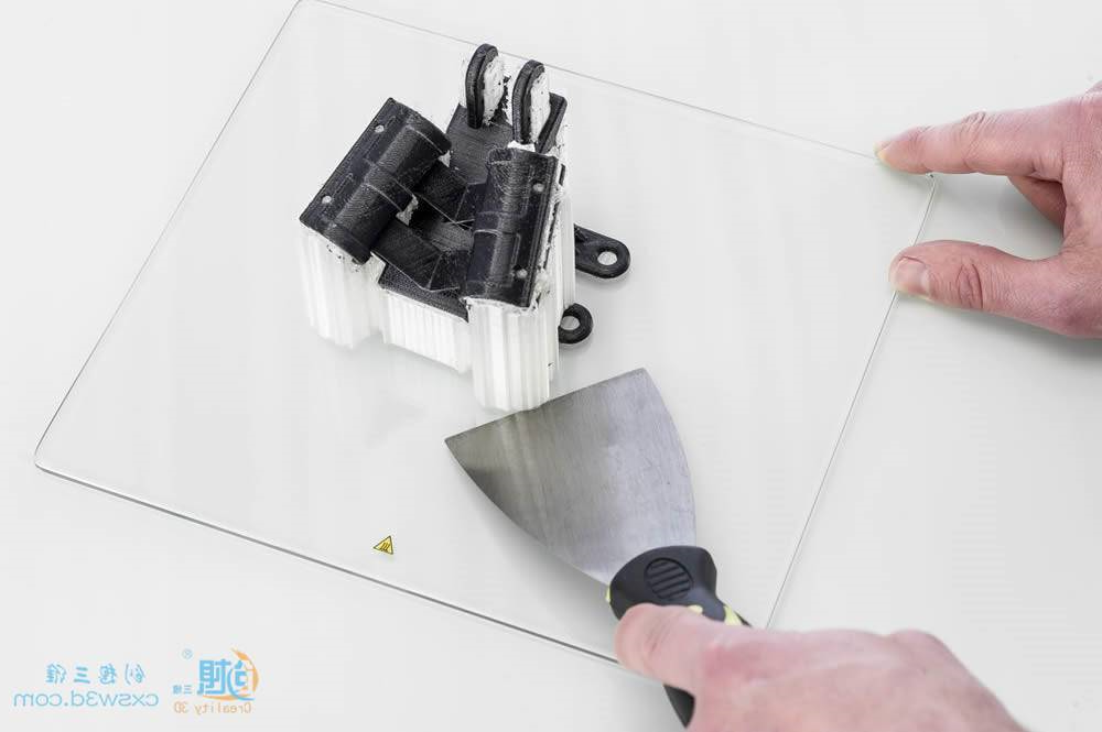 创想三维
：3D打印机玻璃热床板的优点和选用指南