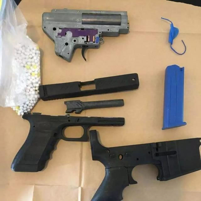 收缴的3D打印手枪