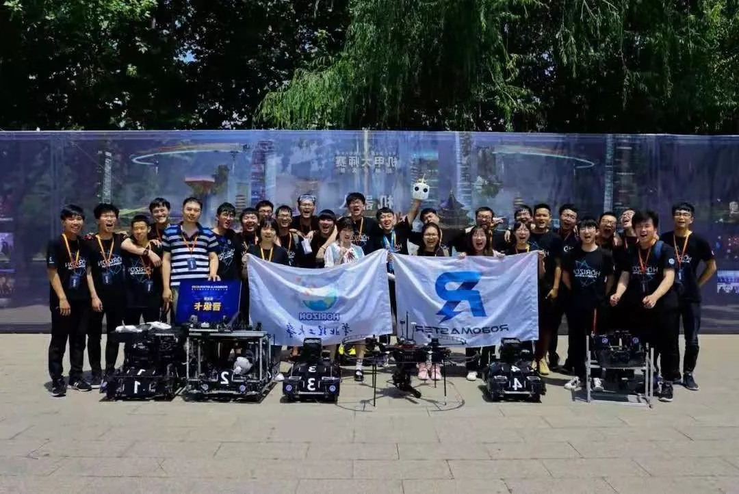 3D打印机机器人大赛学生合影