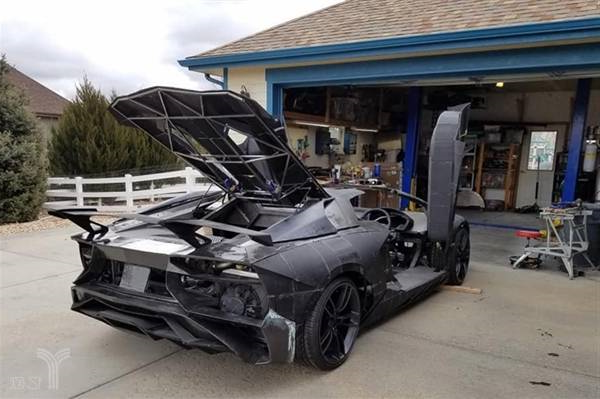 使用创想三维
3D打印机打出的兰博基尼