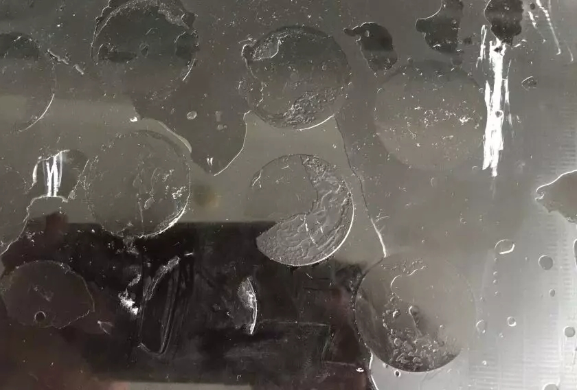 3D打印机液晶屏上固化了光敏树脂 3D打印机液晶屏上固化了光敏树脂