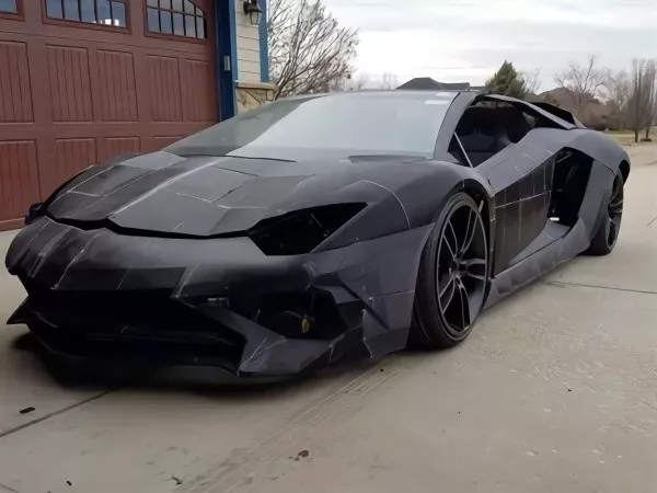 借助创想三维
3D打印机打造了超跑兰博基尼