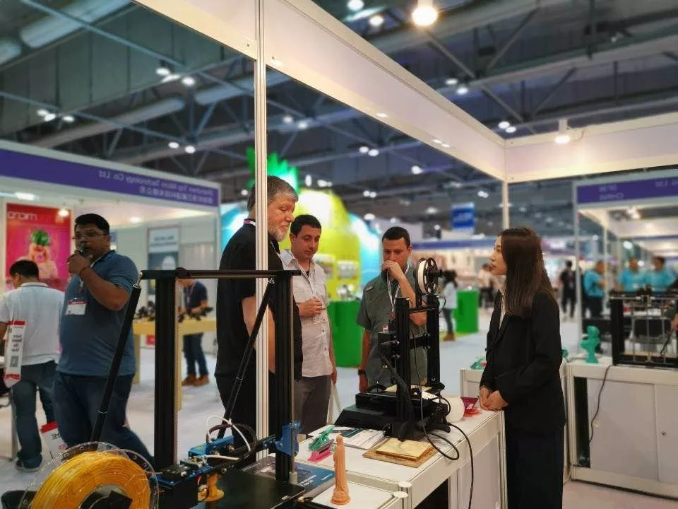 细心接待每一位创想三维
3D打印机询问者