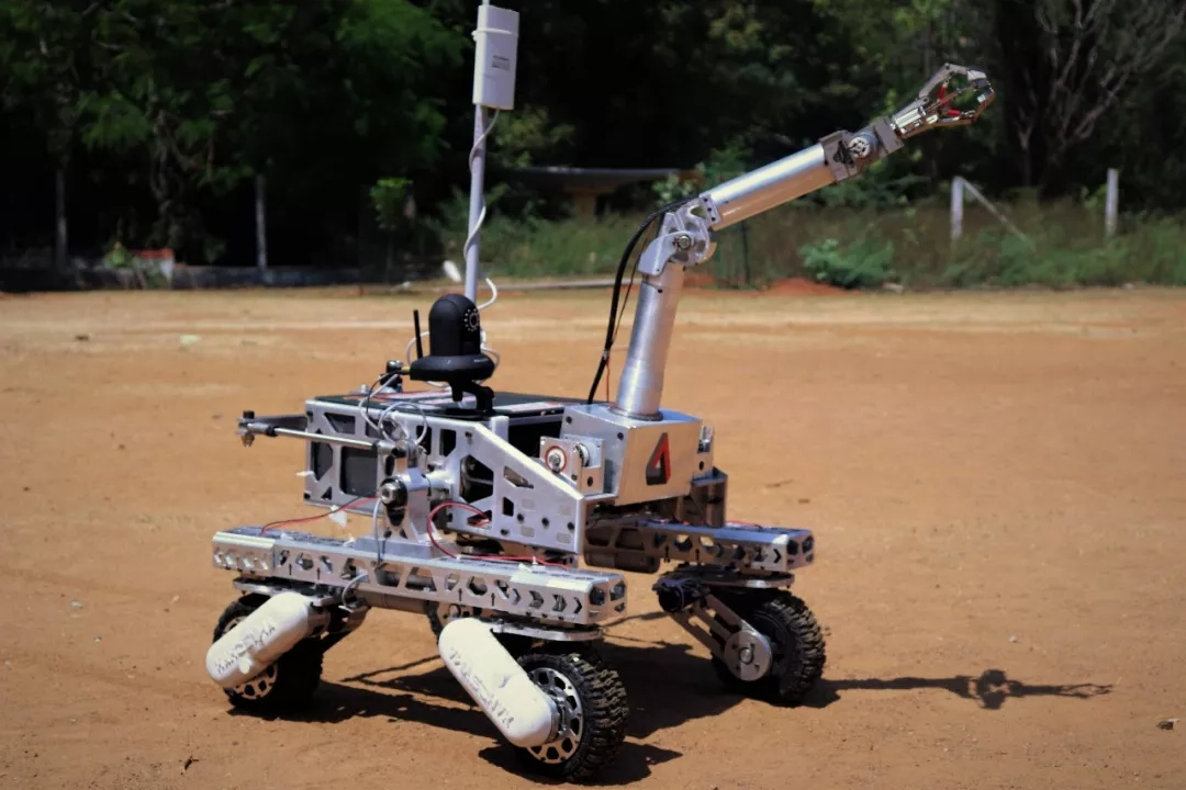 3D打印机器人漫游者-獾