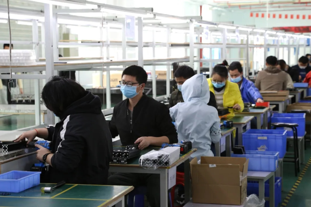 应紧急需求生产3D打印机