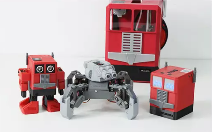 3D打印机打印玩具机器人